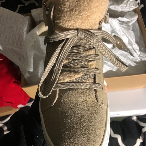 Steve Madden kameo taupe sued shoes - Picture 4 of 4